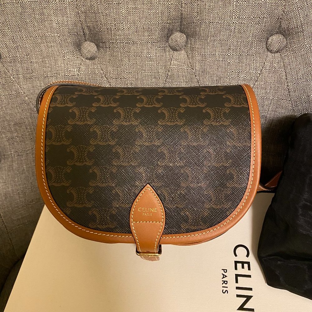 ❌SOLD❌CELINE Triomphe Canvas Medium Folco Bag Tan